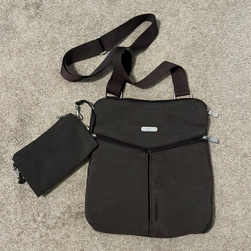 Baggallini crossbody travel bag